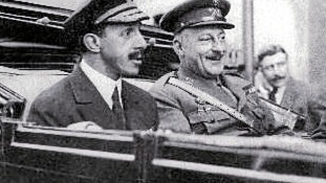 Alfonso XIII, junto a Primo de Rivera