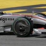 Kovalainen baja casi un segundo el mejor tiempo de Hamilton