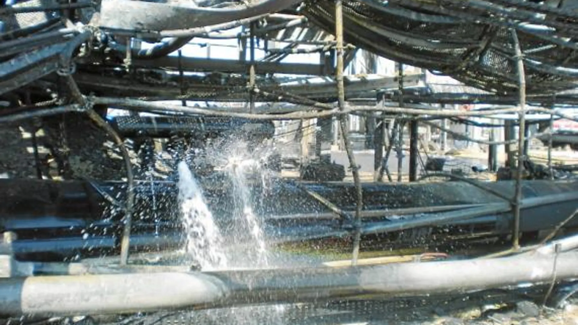 LA RAZÓN adelantó que la causa más probable del incendio en la refinería de Palos se encontraba en el «rack» de tuberías