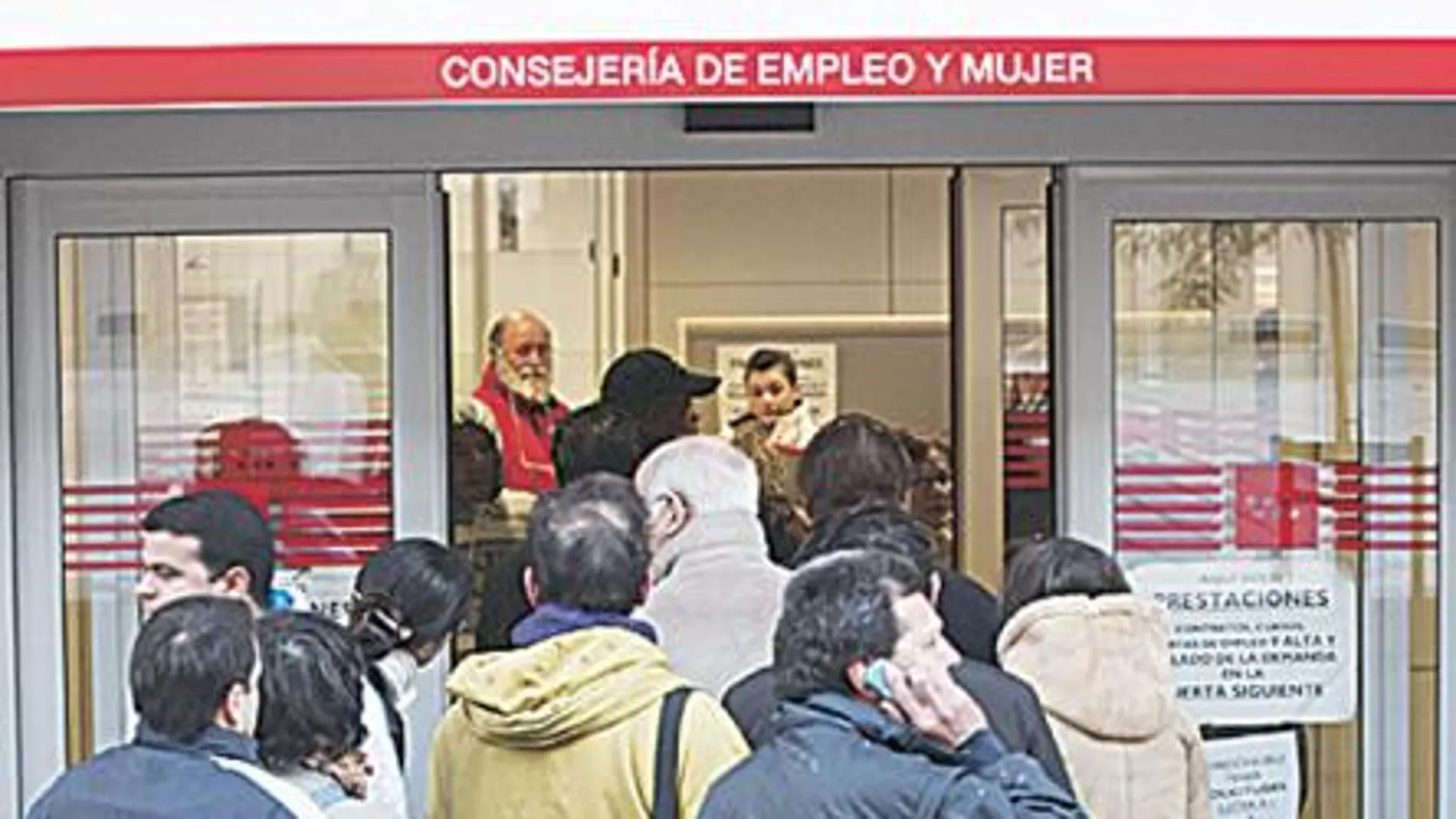 España registra la peor recesión de su historia al caer el PIB un 2,9%
