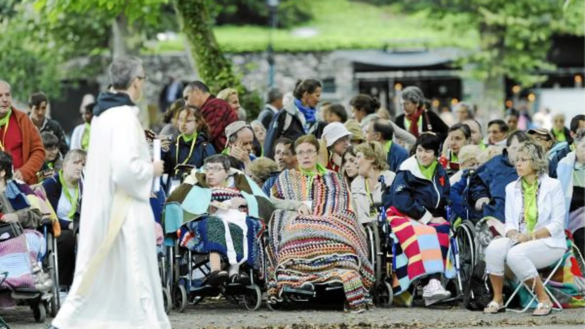 Un falso aviso de bomba obliga a evacuar a 30.000 fieles de Lourdes
