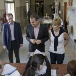 Zapatero llega a Ferraz para seguir la noche electoral