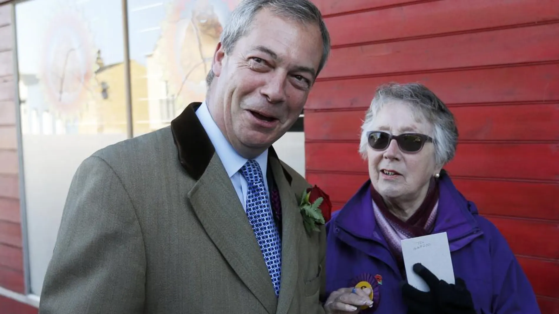Nigel Farage, líder del United Kingdom Independence Party (UKIP) antes de votar