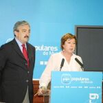 Pilar Barreiro, junto a Andrés Ayala, anunció ayer que realizarán varias preguntas al ministro en el Congreso