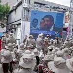 Miembros de la Milicia Nacional Bolivariana de Venezuela escuchan en Caracas el discurso de Maduro