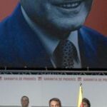 Zapatero respaldó ayer la candidatura de Montilla a la Generalitat en un mitin celebrado en la Feria de Lérida ante unas 1.500 personas