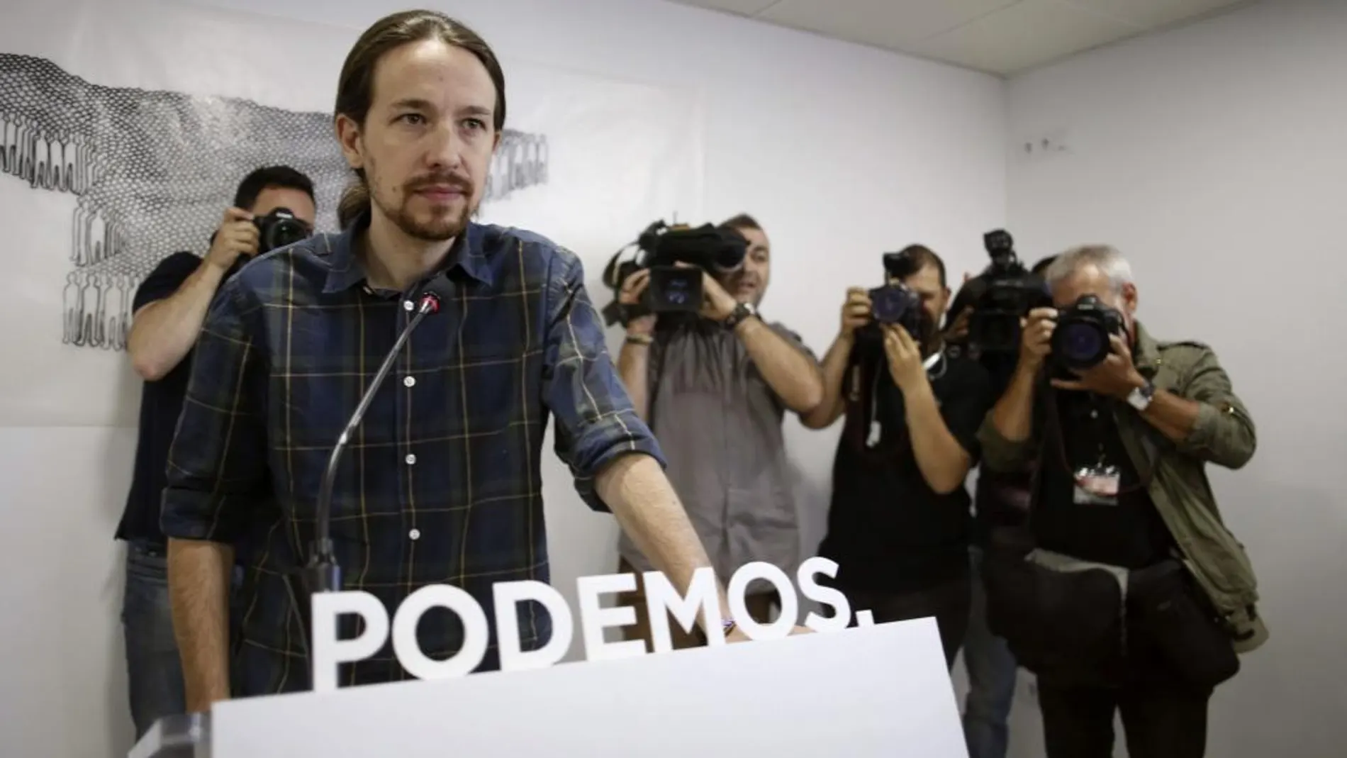 El secretario general de Podemos, Pablo Iglesias, comparece en rueda de prensa para analizar la situación postelectoral.