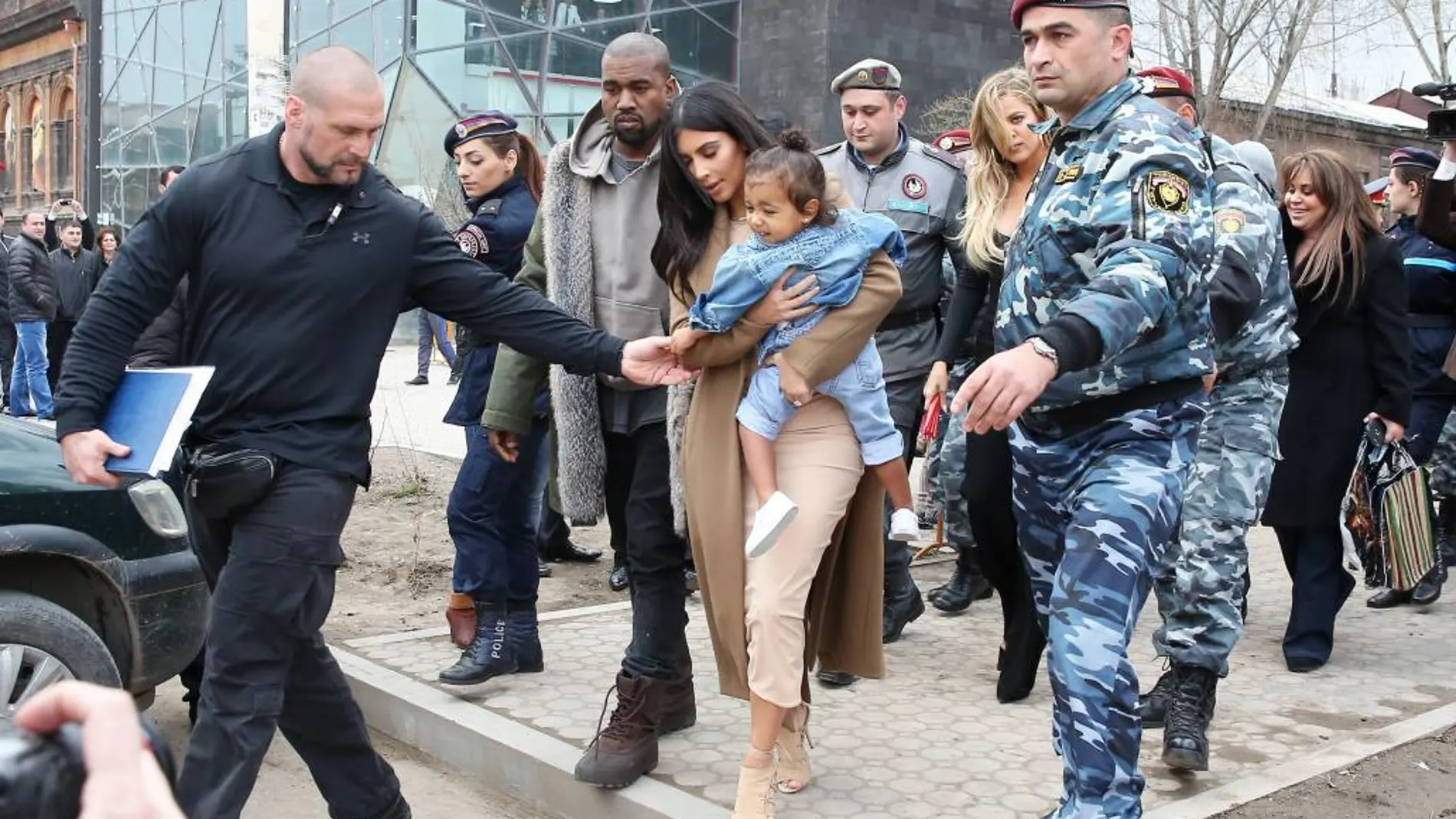 Kim Kardashian ha contratado seguridad privada durante el recorrido