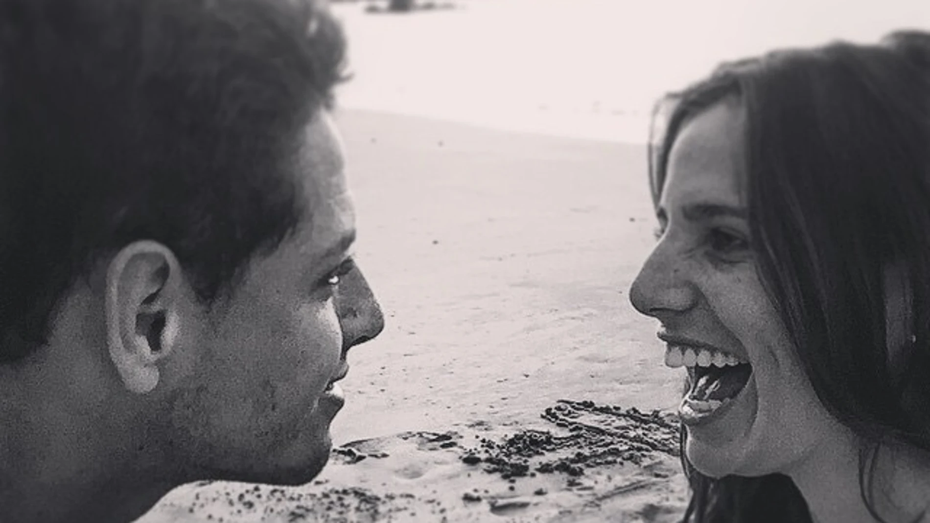Chicharito saca su lado más romántico