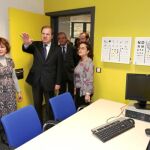 Juan Vicente Herrera y Javier Álvarez Guisasola acceden a una consulta del centro de Quintanar de la Sierra