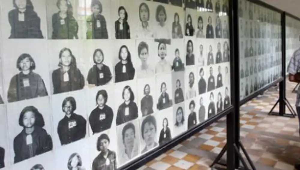 Fotografías de las víctimas del Jemer Rojo en el Museo Tuol Sleng de Genocidio (prisión S-21) en Phnom Penh