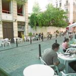 Una de las populares terrazas en el valenciano barrio del Carmen