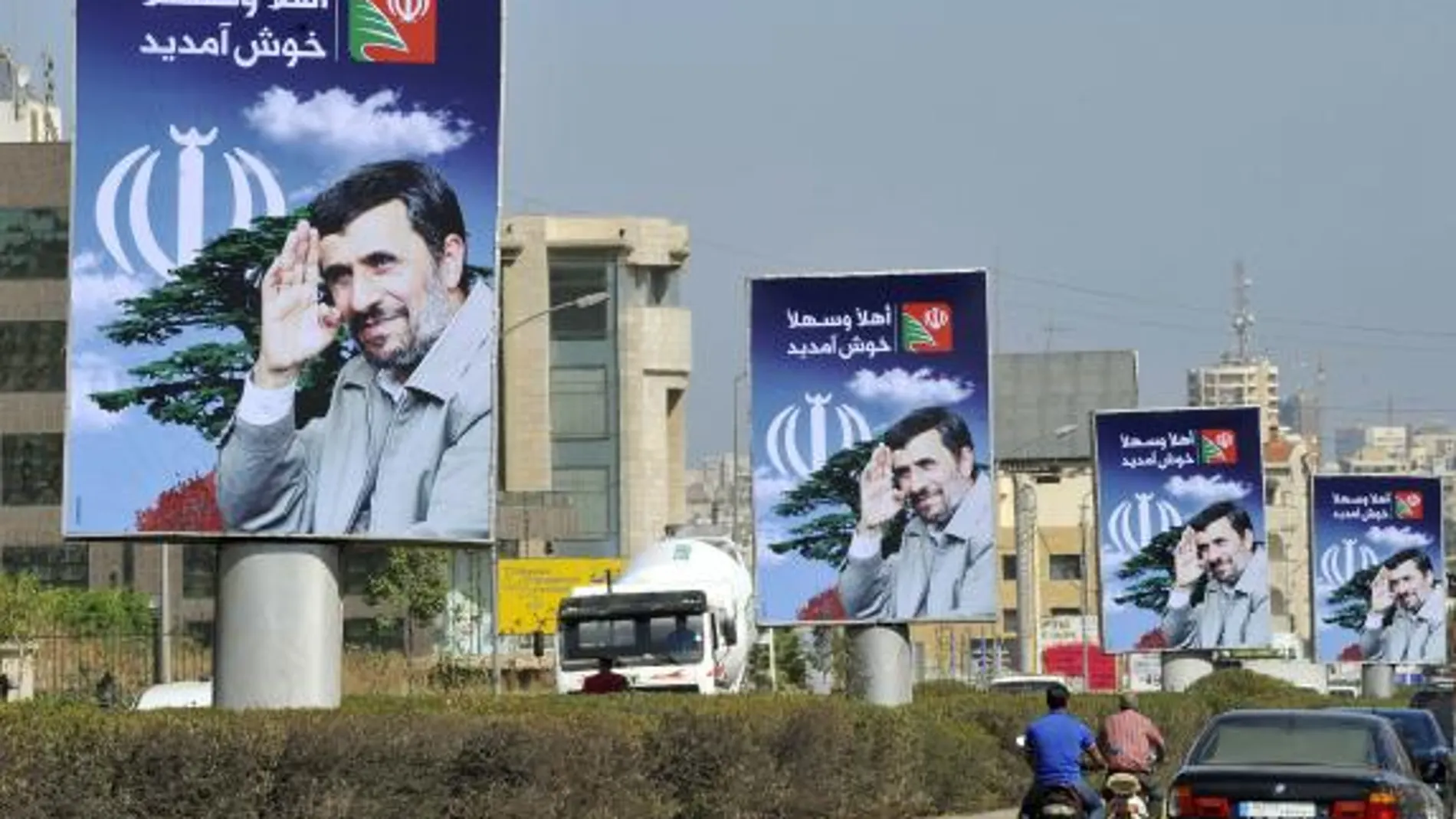 Los carteles con el rostro del líder iraní flanquean ya las carreteras de Líbano