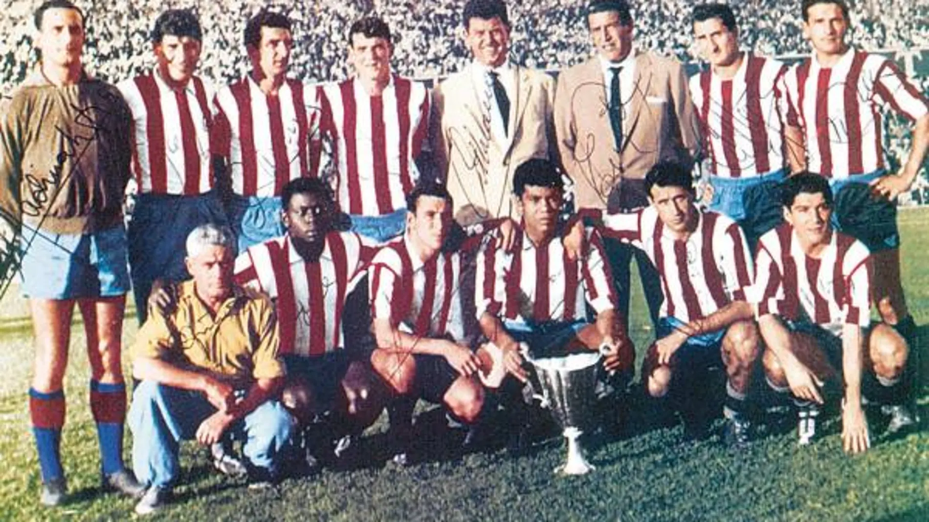 Madinabeytia, Griffa, Ramiro, Glaría, Villalonga (entrenador), Tinte (segundo entrenador), Calleja, Rivilla, Rafa (utillero), Jones, Adelardo, Mendonça, Peiró y Collar. Ganaron a la Fiorentina la Recopa de 1962