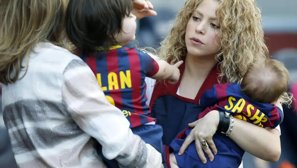 La cantante colombiana Shakira y sus dos hijos, Milán y Sasha