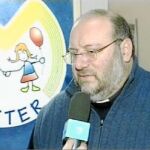 Di Noto denuncia que la pederastia es un negocio que mueve al año cerca de 13.000 milones de euros e implica a 200.000 menores.