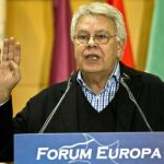 El ex presidente del gobierno Felipe González durante su intervención en el Forum Europa