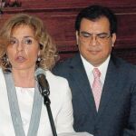 La delegada de Medio Ambiente, Ana Botella, con el presidente del Congreso de Perú, Javier Velásquez