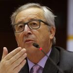 El presidente de la Comisión Europea, Jean-Claude Juncker, interviene ante el pleno del Comité de las Regiones, en Bruselas (Bélgica), hoy