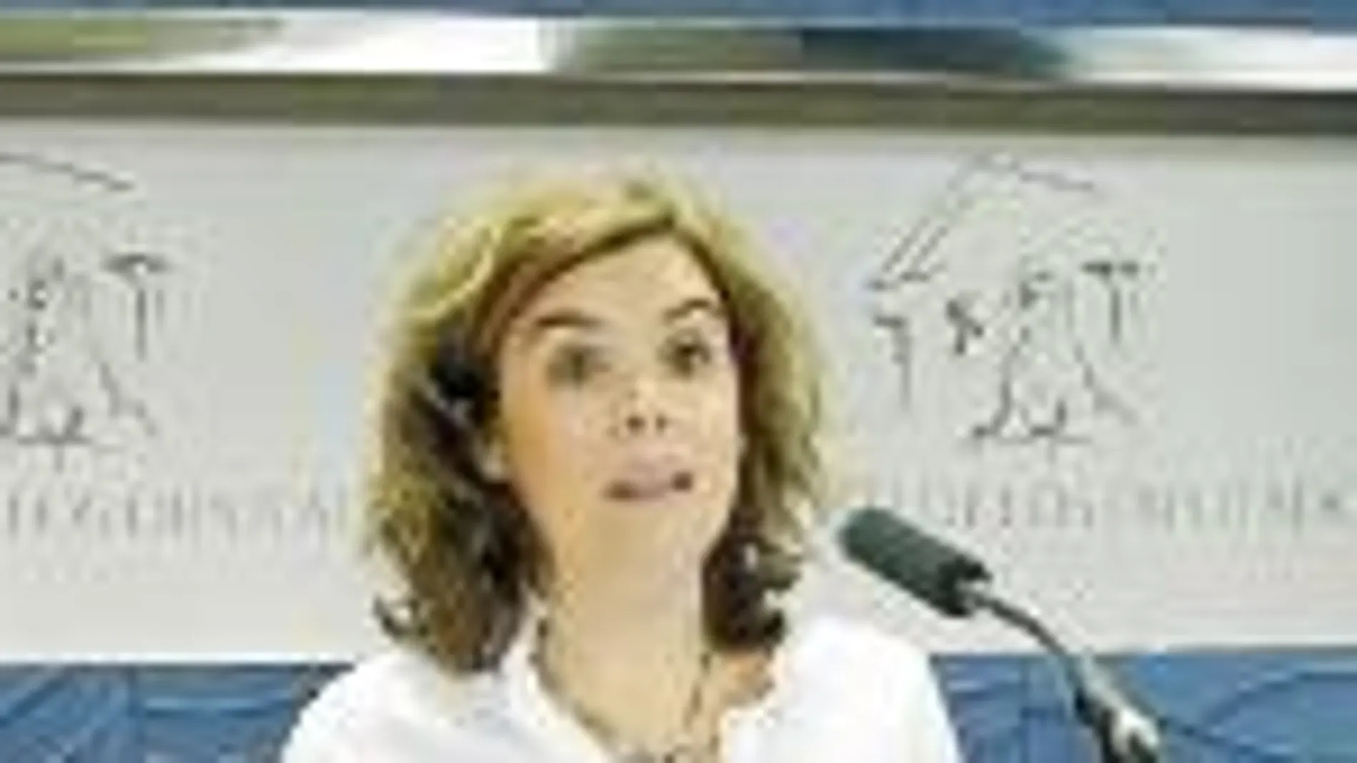 Sáenz de Santamaría, ayer, tras la Junta de Portavoces