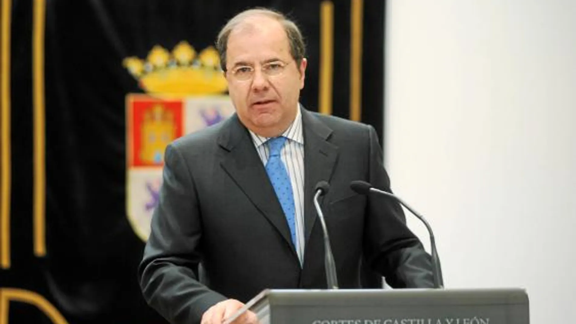 El presidente de la Junta, Juan Vicente Herrera, confía en que la fusión sirva para atraer nuevas inversiones