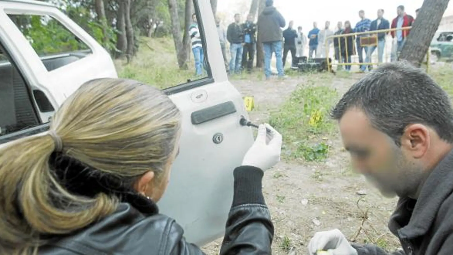 Los agentes no sólo escuchan al profesor, llevan a la práctica todo lo que se les explica. En las imágenes varias de las pruebas que llevaron a cabo los alumnos