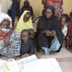 Mujeres y niños liberados por el Ejército Nigeriano