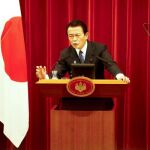 Japón presenta un plan de estímulo récord contra la recesión