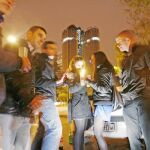 La imagen de un grupo de jóvenes bebiendo en plena Castellana ha dejado de ser una excepción para convertirse en una estampa habitual del fin de semana