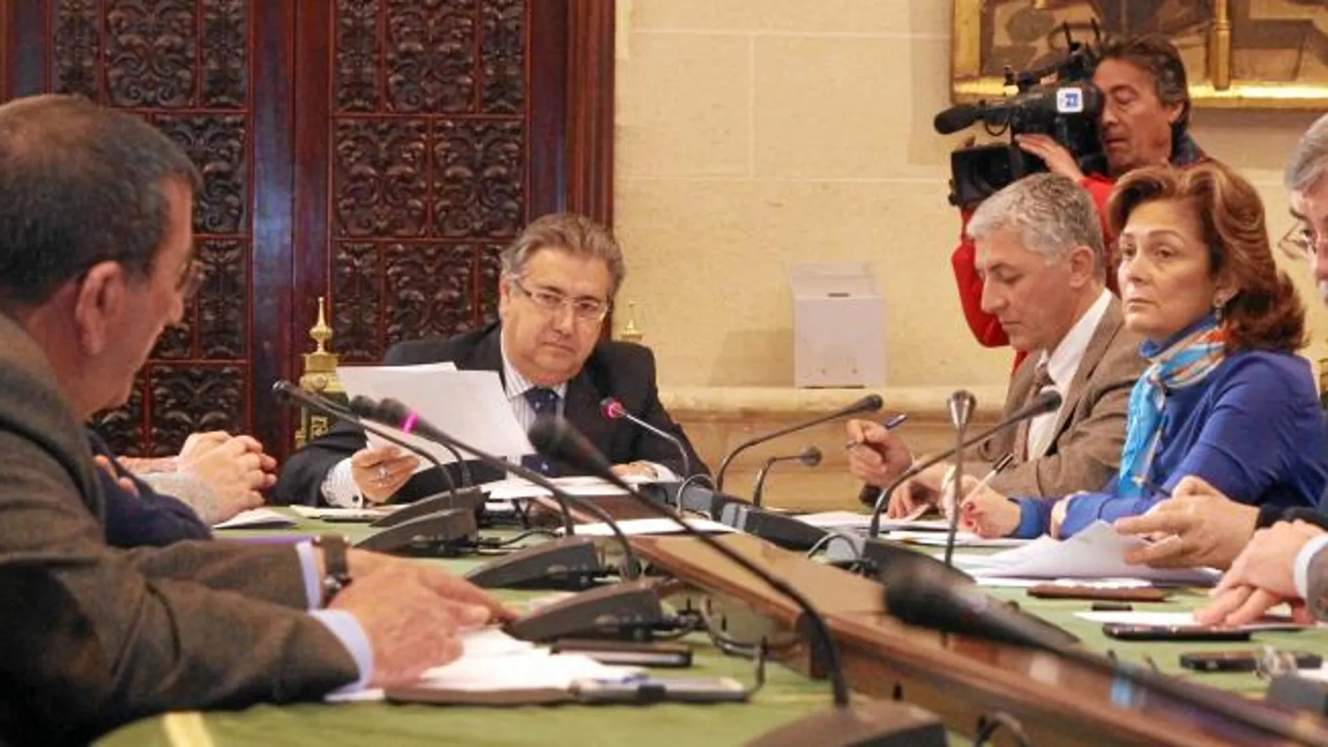 El alcalde, ayer durante la comisión de seguimiento de la huelga
