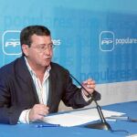 El senador y presidente del PP de Burgos, César Rico