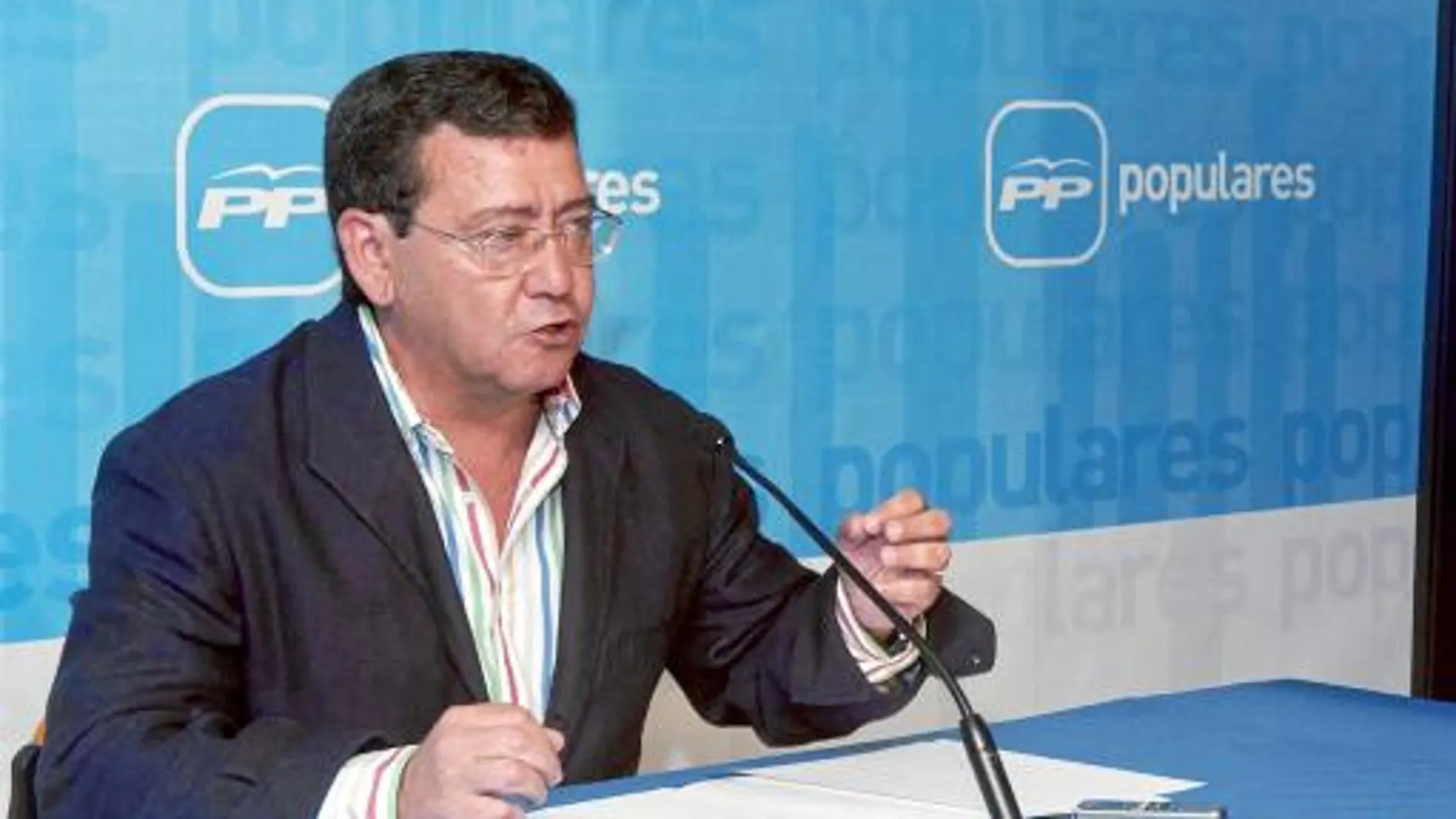 El senador y presidente del PP de Burgos, César Rico