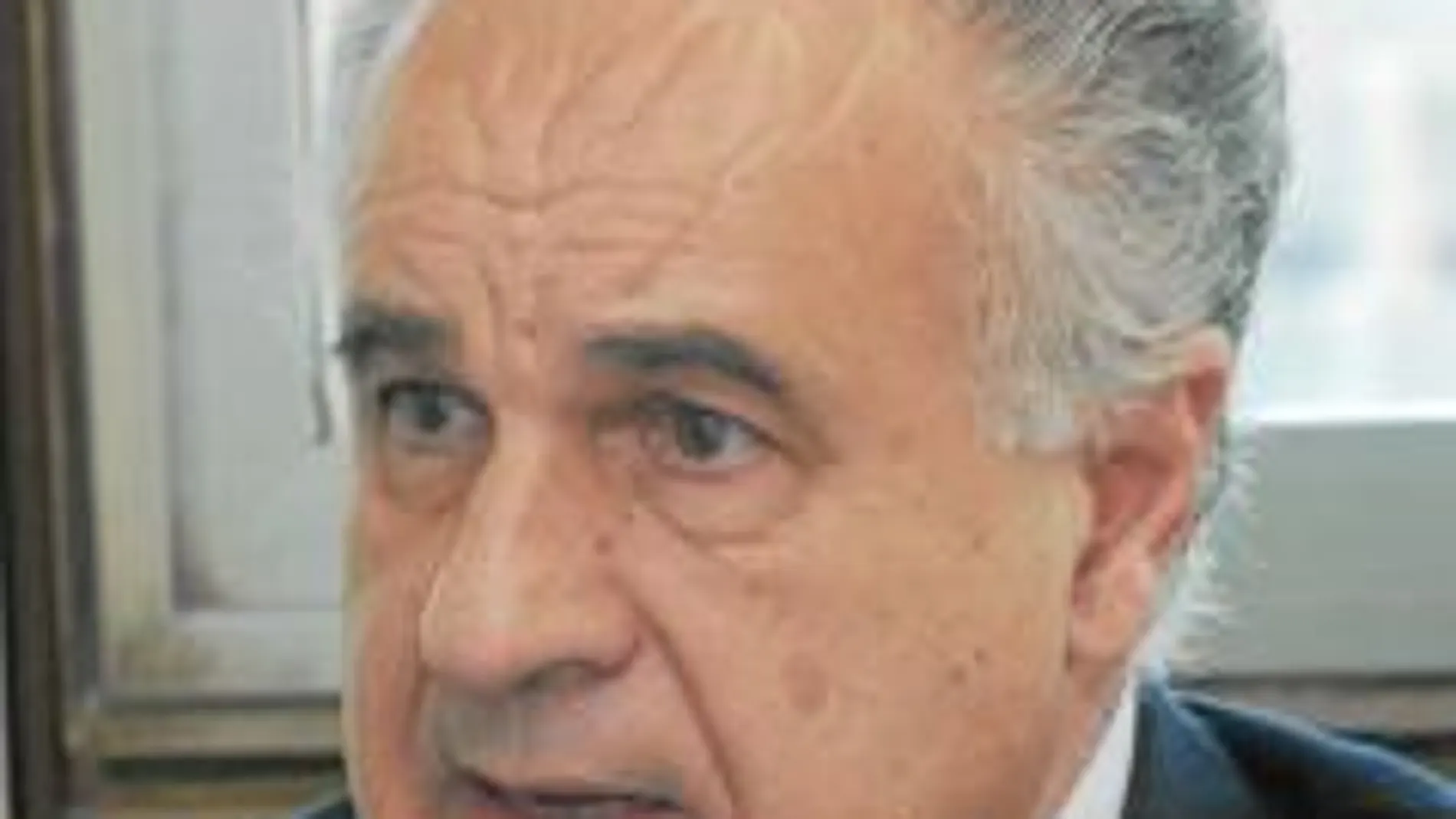 El portavoz del PP en Les Corts y conseller, Rafael Blasco