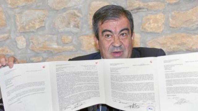 Álvarez Cascos justifica su renuncia por los ataques recibidos, cuyas denuncias presentó al Comité de Derechos y Garantías del partido