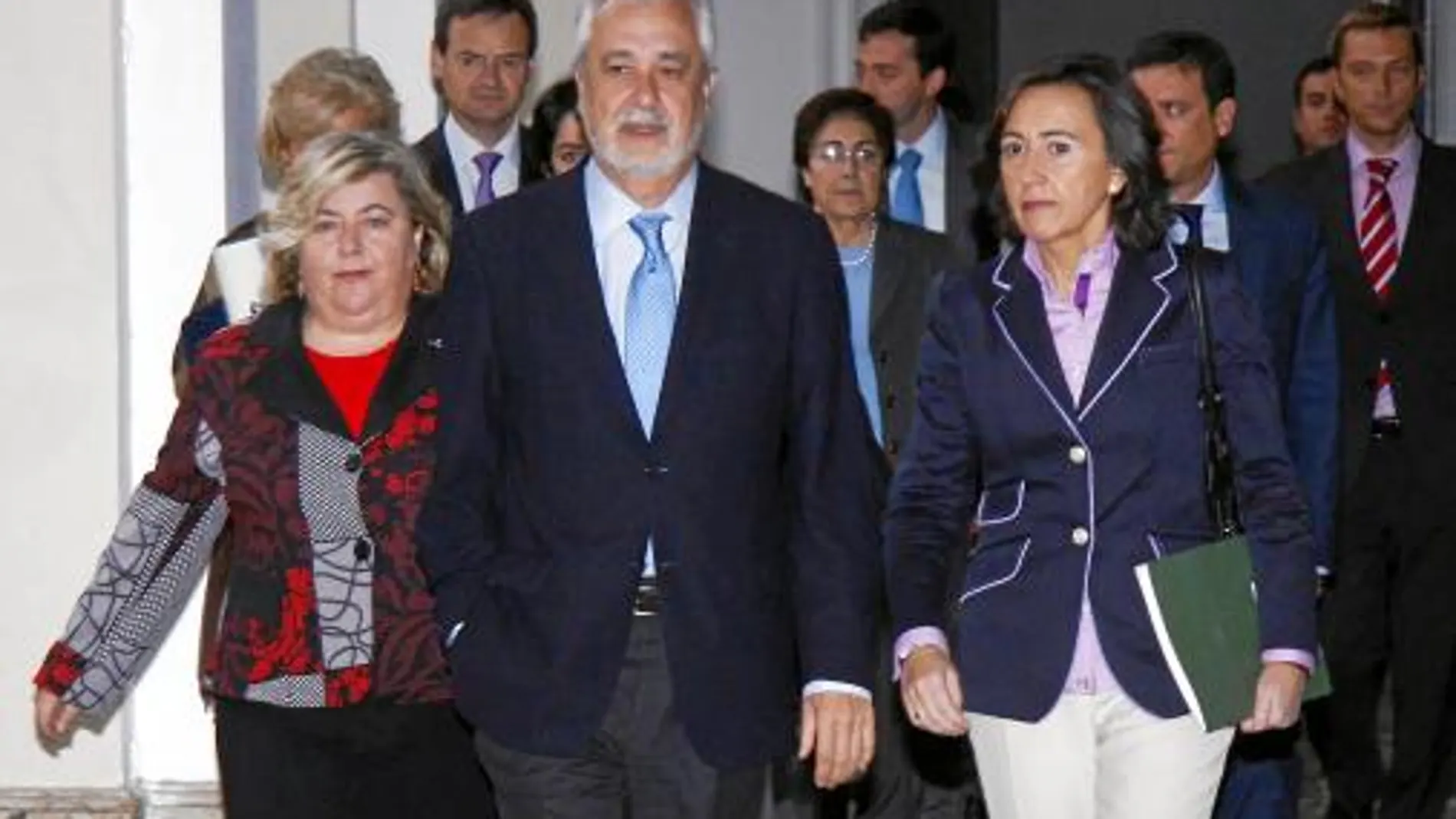 José Antonio Griñán y Rosa Aguilar mantuvieron ayer un encuentro en el Palacio de San Telmo, en Sevilla