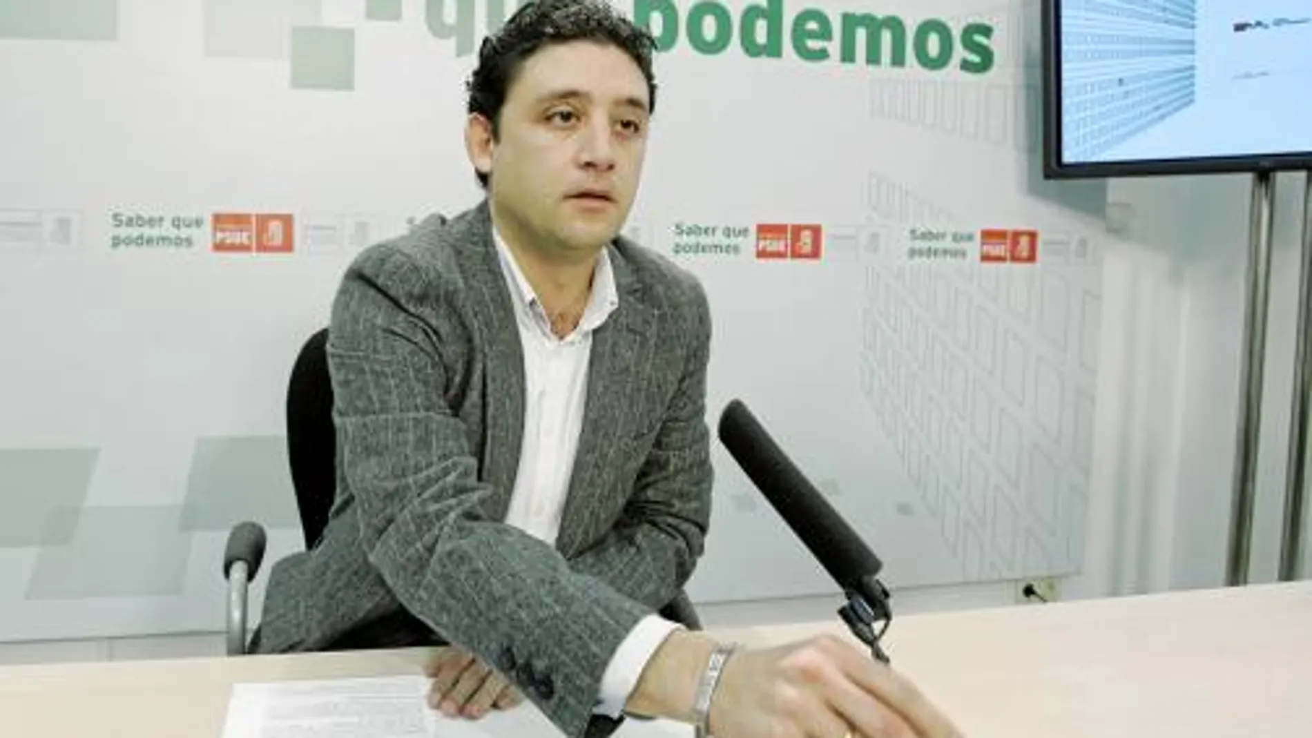 El ex vicesecretario general de los socialistas andaluces Rafael Velasco, en la sede regional del partido