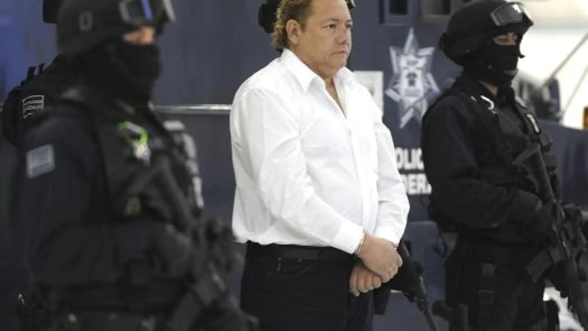 La Policía Federal muestra a José Francisco Barreto García, alias "El contador", uno de los dos implicados en el intento de homicidio contra el futbolista paraguayo Salvador Cabañas,