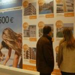 La compraventa de viviendas, en la cifra más baja de su historia