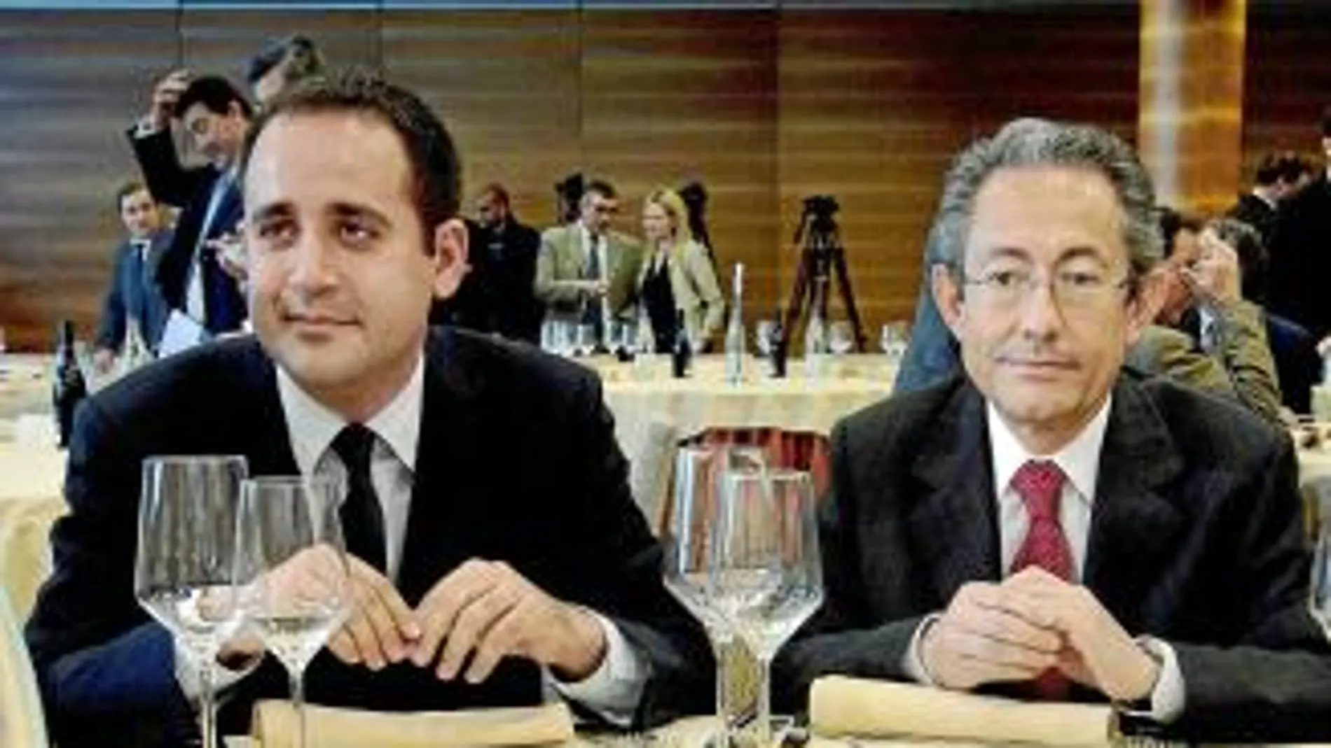 El secretario general del PSPV, Jorge Alarte y el síndico, Ángel Luna