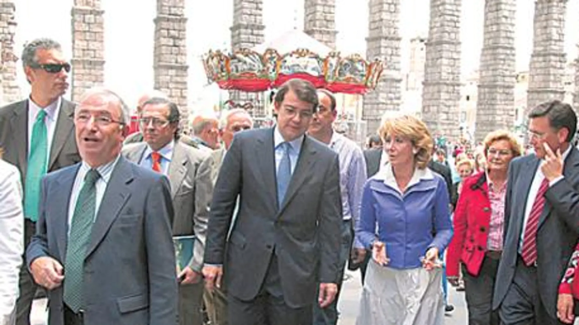 Aguirre denuncia que los españoles den el 40 por ciento de su sueldo al Estado