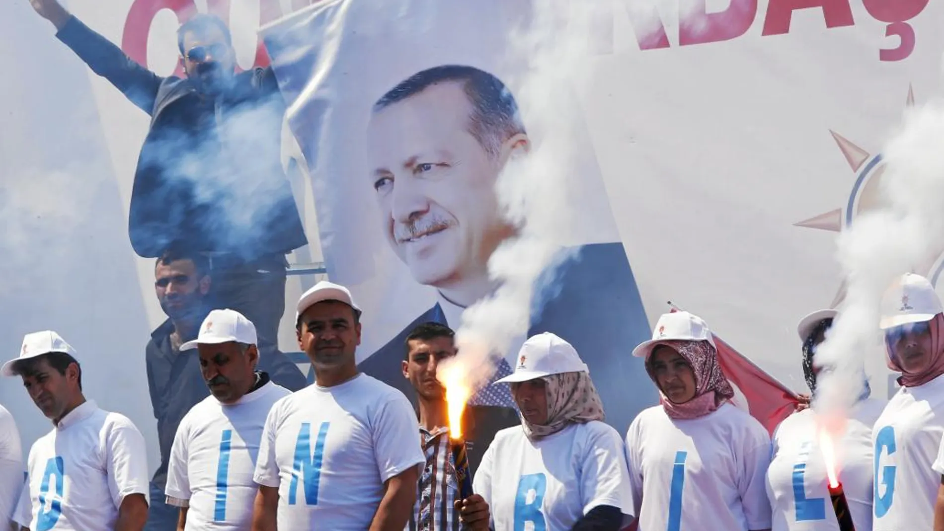 Seguidores del presidente Erdogan, en un acto de campaña