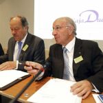 El presidente y el vicepresidente de Caja Duero, Julio Fermoso (d) e Isaías García Monge