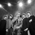 Los Beatles con el presentador Ed Sullivan