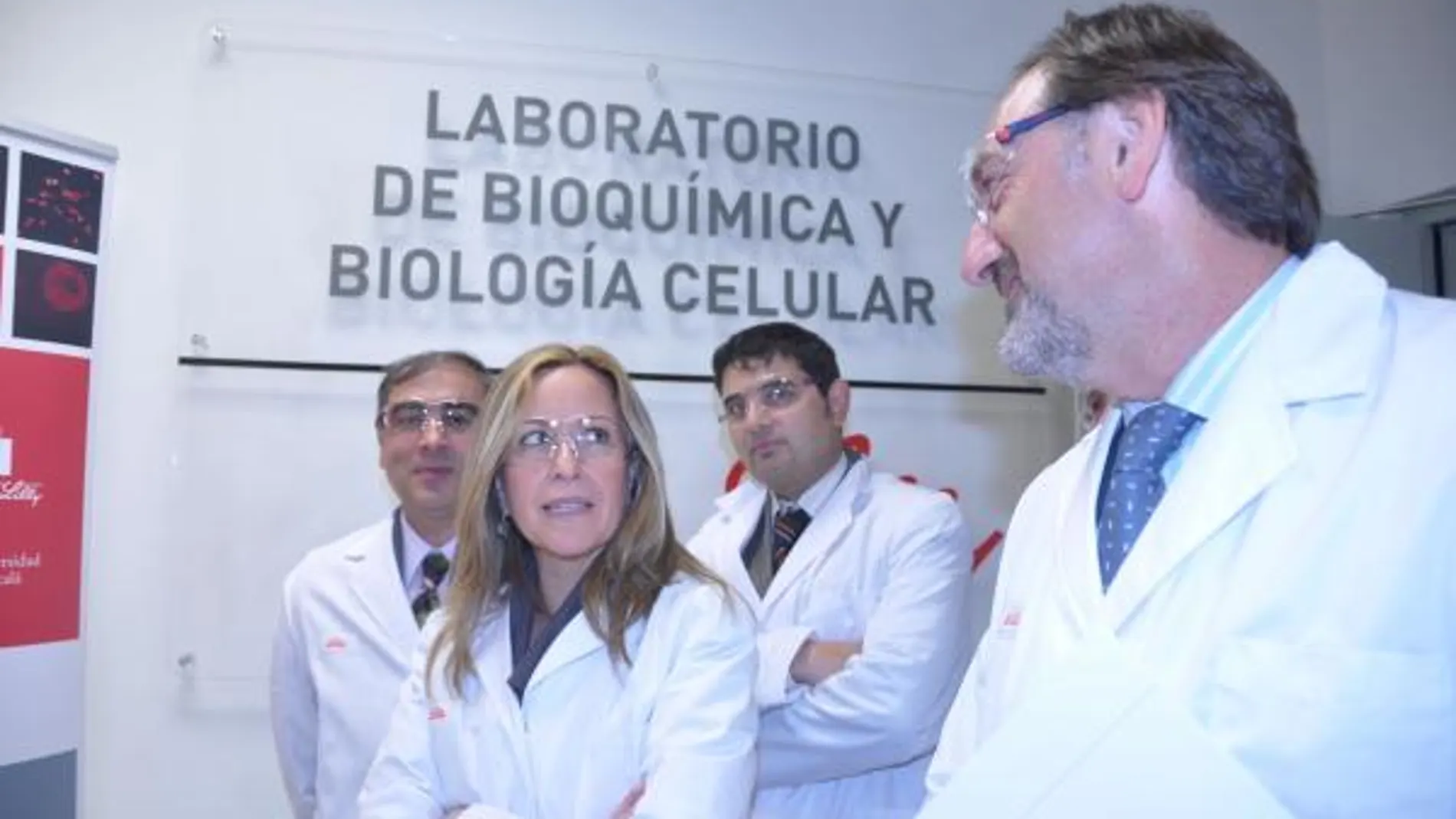 La Ministra de Sanidad inaugura un Laboratorio de Bioquímica y Biología Celular. Fuente: Inforpress