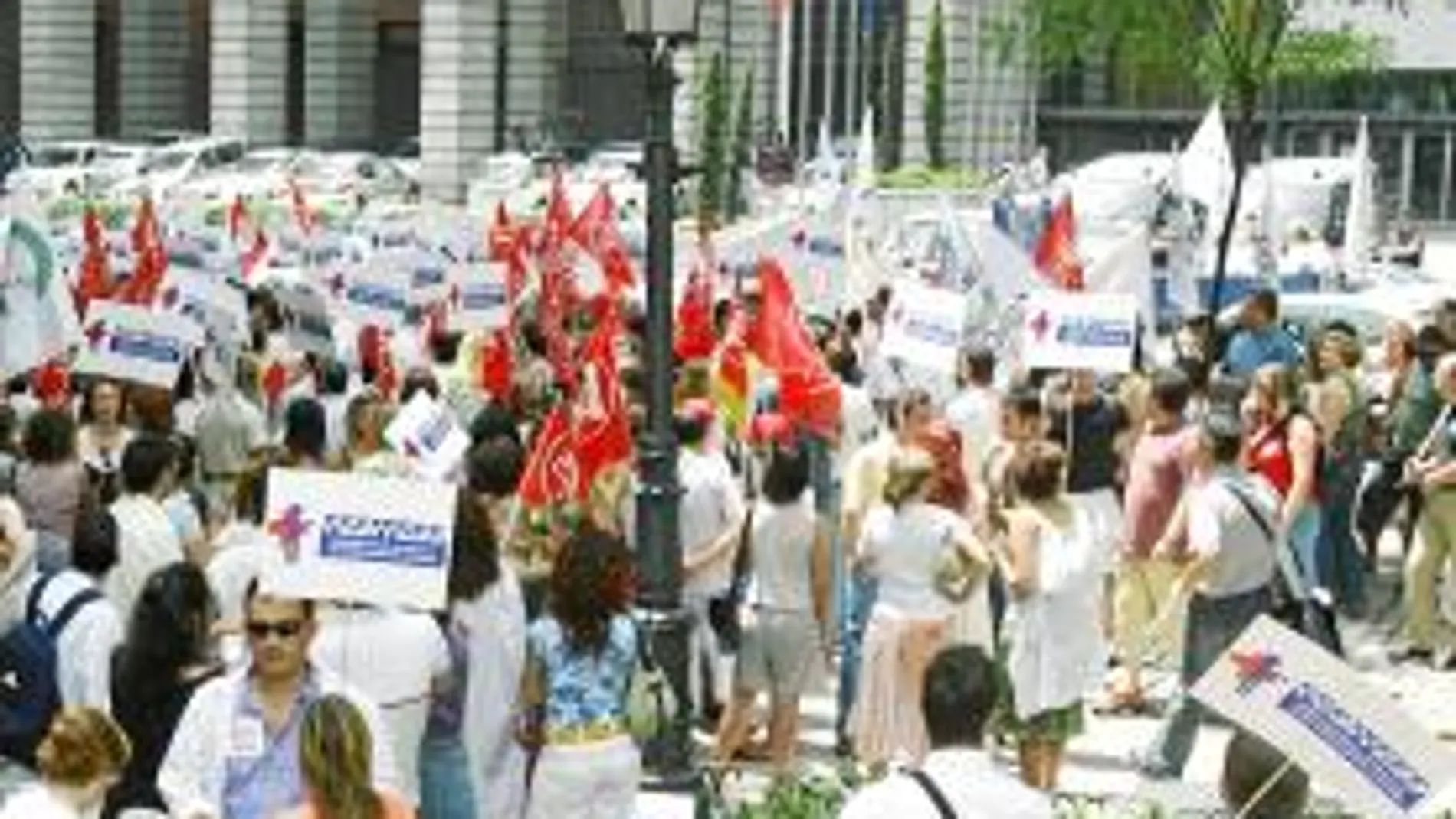 Médicos y farmacias preparan una protesta sanitaria histórica