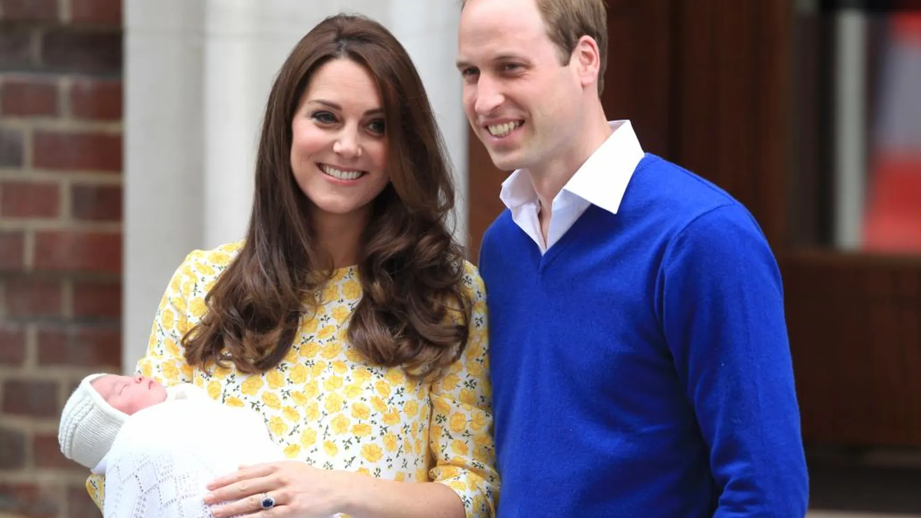 Los Duques de Cambridge junto a la pequeña Carlota Isabel Diana