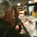 Tres de cada cuatro españoles a favor de los habitáculos para fumar