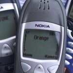 Bruselas puede imponer a los operadores de móviles precios máximos al roaming