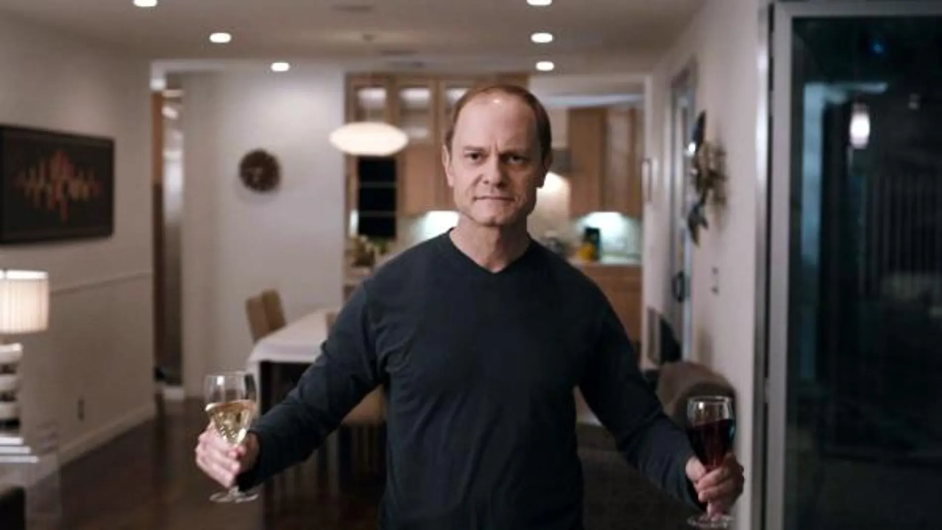 Fotograma de la película «The perfect host»