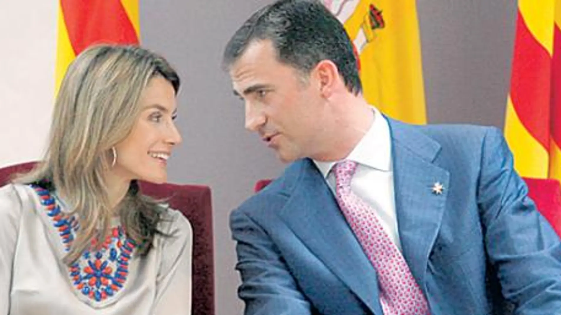 Don Felipe presenta a la Princesa de Asturias como su «mujer»